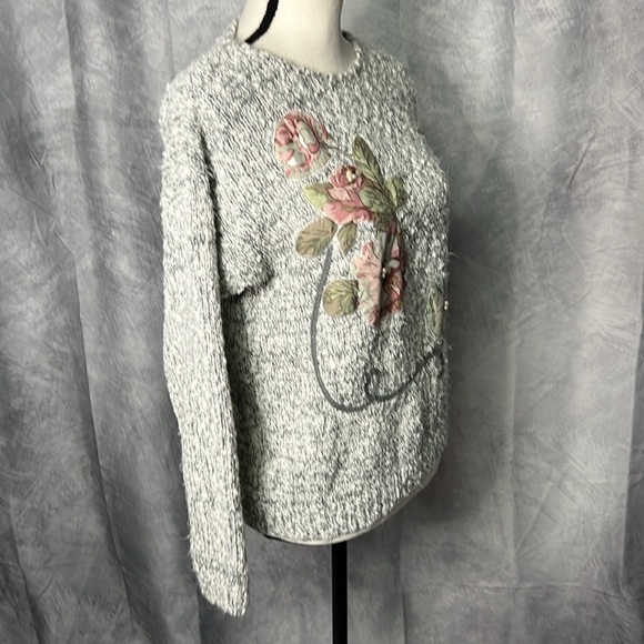 Vintage Penbrooke Lane Floral Sweater with Pearl Embellishment - size Medium - Picture 3 of 11